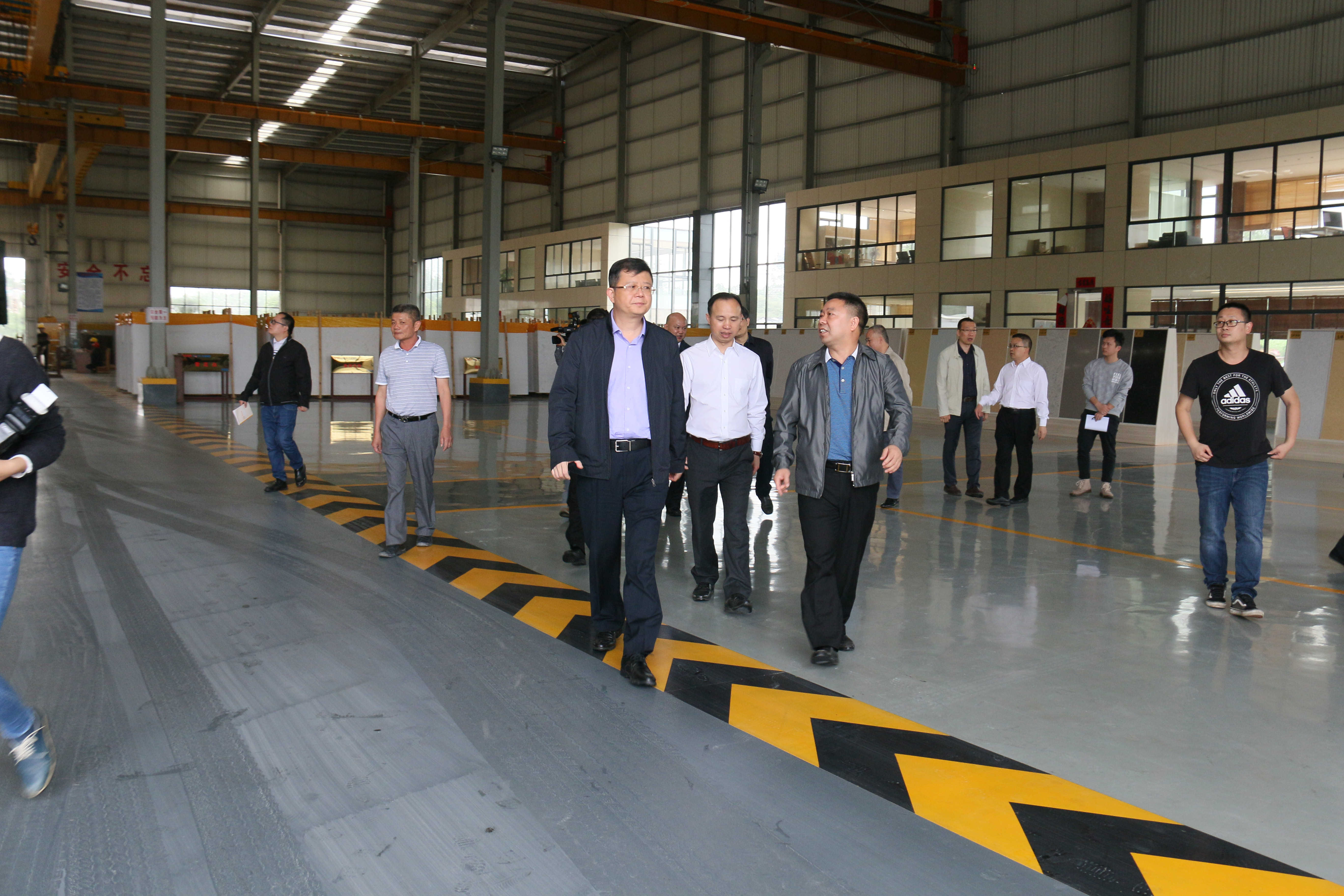 广西贺州市委书记李宏庆带队到旺高工业区调研碳酸钙项目建设及安全生产情况！